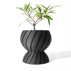 3D Printed Maki Planter: Modern Swirl Design, Eco-Friendly Decor