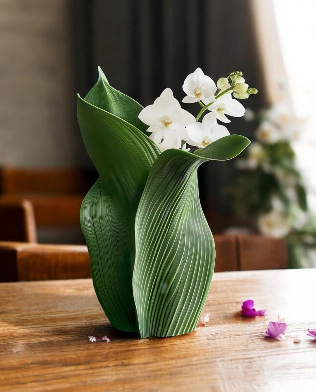 Folded Leaves Vase, Nature Inspired Flower Holder, Green Banana Leaves Vase, Biodegradable, Eco-Friendly, Customizable Sizes, New Home Gift