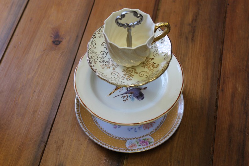 Exquisite 3 Tier Cake Stand