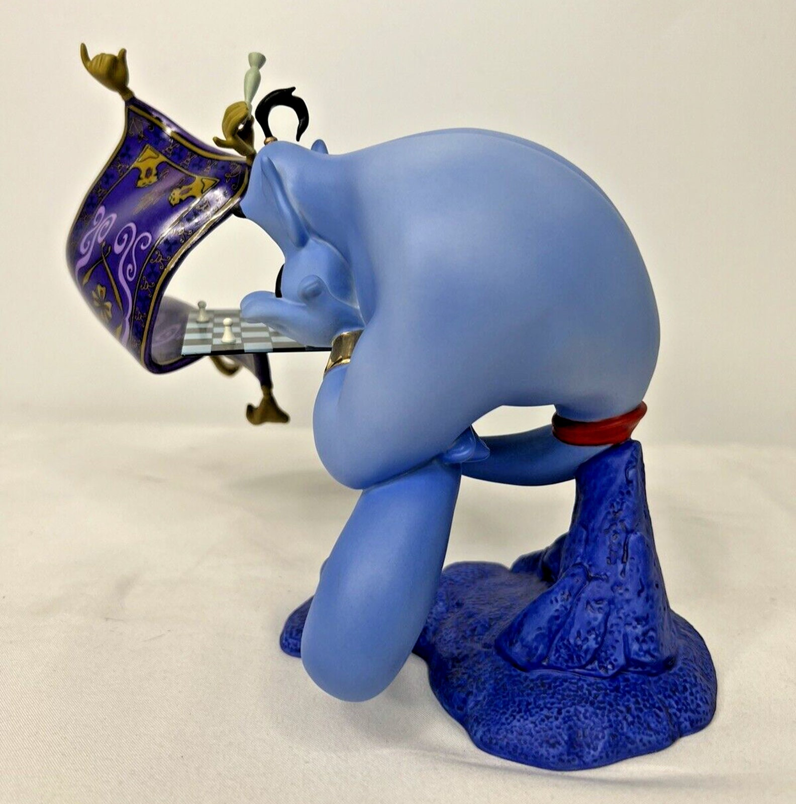 WDCC Genie Aladdin I'm Losing to A Rug 7476/12500 With Box