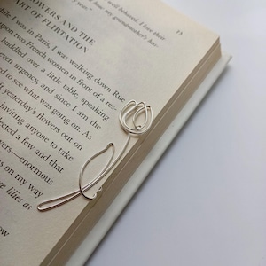 Tulip Wire bookmark, Tulip bookmark, Flower Bookmark, Tulip Decorative Paper Clip, Silver Tulip Wire, Book lover gift, Tulip planner clip