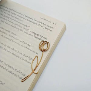 Tulip Wire bookmark, Tulip bookmark, Flower Bookmark, Bronze color Tulip Wire, Booklover gift, decorative tulip planner clip