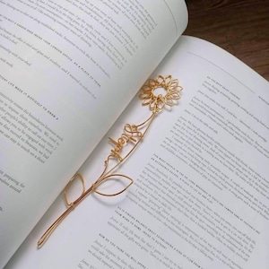 ひまわりのワイヤーで名入れできるブックマーク：8月の誕生花ギフト
