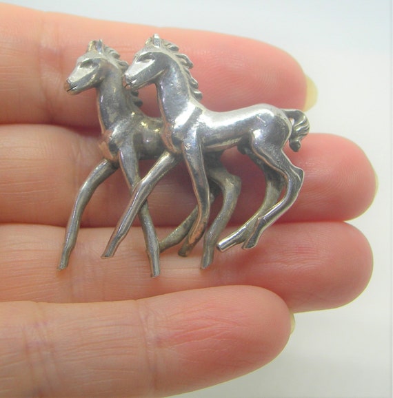 Two foals sterling silver brooch vinatage - image 10
