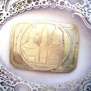 RELIEF Chapelle-de-Poulet France Hand-carved mother of pearl mini embossment
