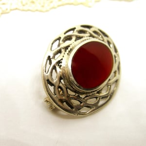 Petit CELTIC SIVER BROOCH with carnelian gemstone vintage