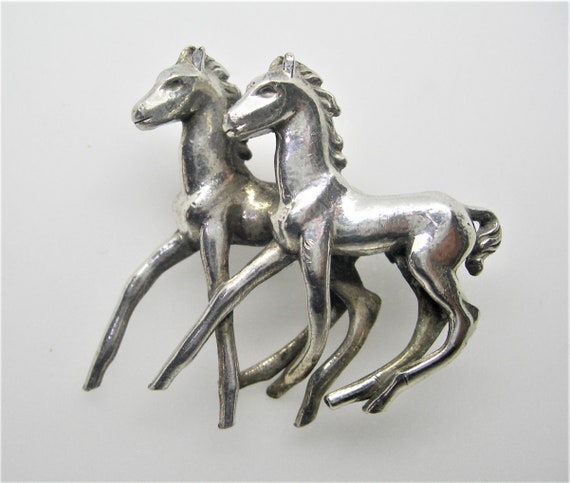 Two foals sterling silver brooch vinatage - image 3