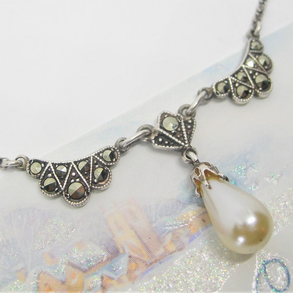 VINTAGE SILVER Bib NECKLACE with sparkling marcasite and faux pearl