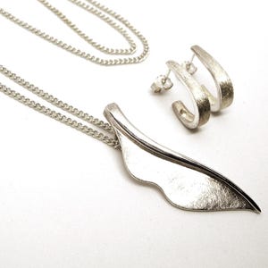 Art designed sterling silver jewellery set