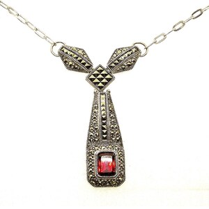 Art Deco silver necklace with Garnet