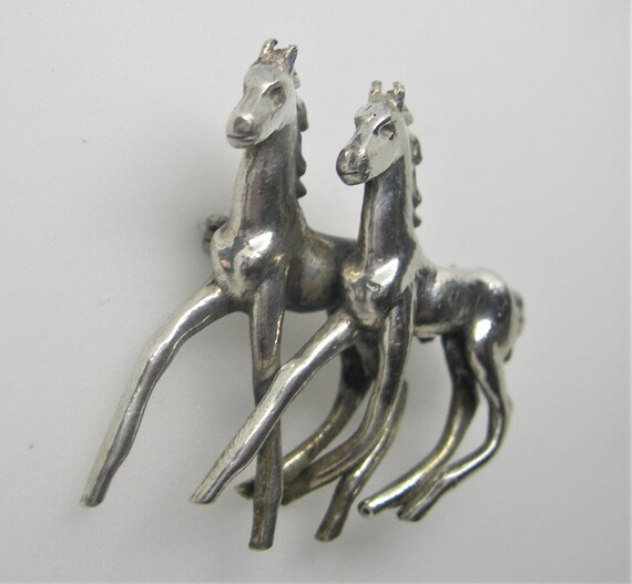 Two foals sterling silver brooch vinatage - image 4