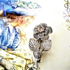 Sterling silver filigree brooch Flower vintage