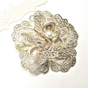 Large Sterling SILVER FILIGREE BROOCH A Flower sculptured vintage
