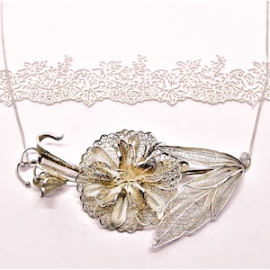 Vintage SILVER FILIGREE Bib NECKLACE A flower