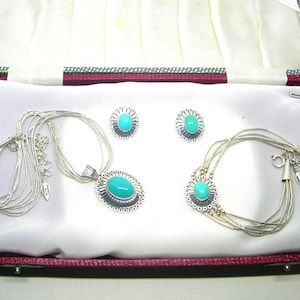 Turquoises and sterling silver jewellery set