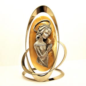 Modernist VINTAGE SCULPTURE RELIEF A preying girl-angel on oval agate image 1