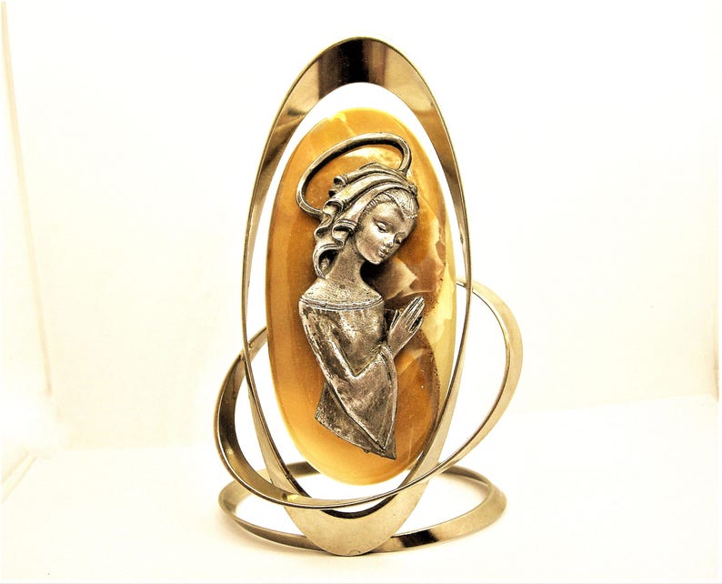 Modernist VINTAGE SCULPTURE RELIEF A preying girl-angel on oval agate image 1