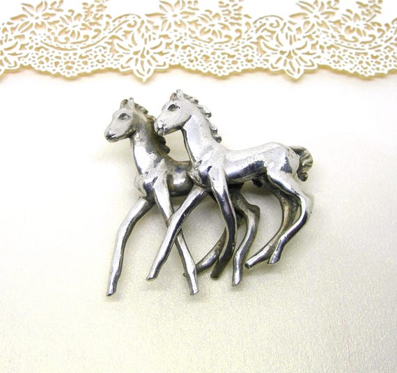 彼女へのヴィンテージギフト、FOALSシルバーブローチ2個 - Etsy 日本