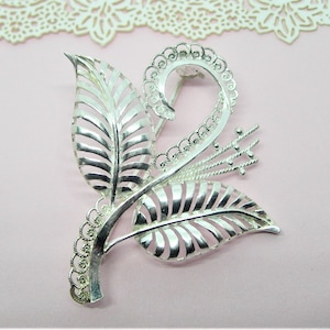 Sterling SILVER FILIGREE BROOCH A Flower Foreign design vintage