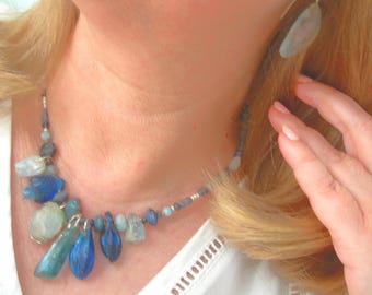 Conjunto de joias com design artístico colar e brincos prata esterlina