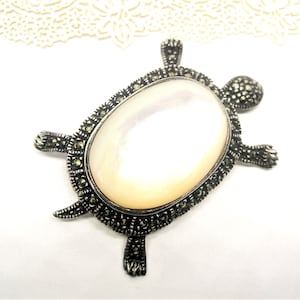 SILVER BROOCH A TURTLE with mother of pearl and marcasite vintage