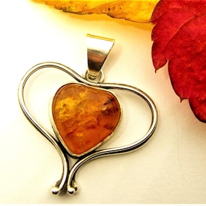 EIN HERZ AMBER ANHÄNGER aus Sterlingsilber Art gestaltet