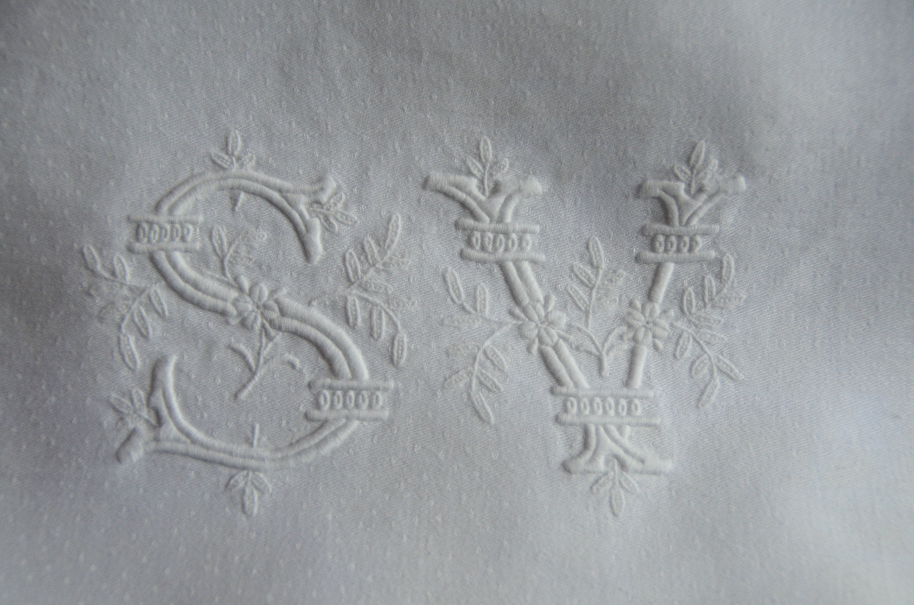 5 Serviettes de Table Dîner en Lin Pur Damassé Tissé Floral, Magnifique Travail Blanc Sv Monogrammes