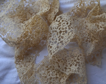 2 yards of unused antique French lace, natural ecru linen colour, 2.2" deep