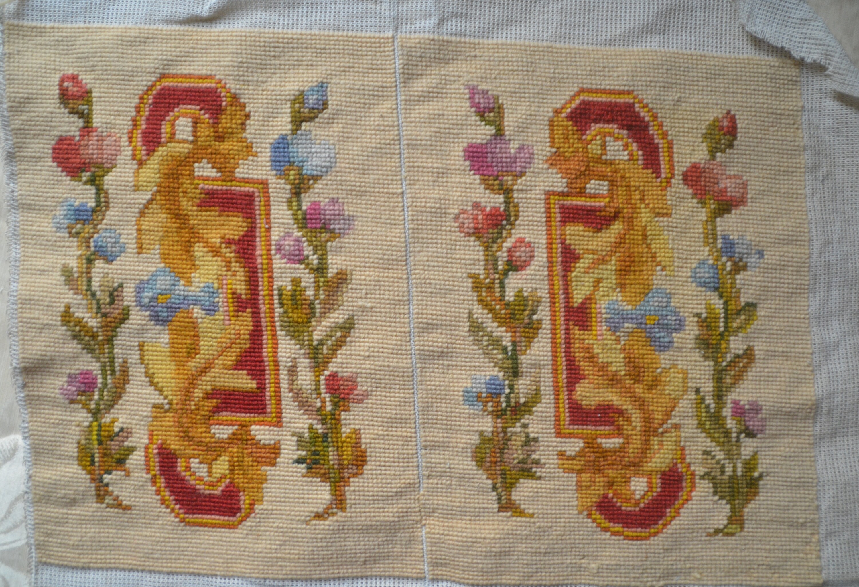 Repose-Bras en Tapisserie Brodé à La Main Orange, Non Coupé Pour Le 4E Travail