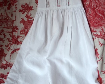 Antique finest linen child's pinafore dress, Maltese lace inserts and scalloped lace hem and arm holes