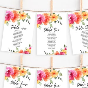 SARAI Peach Pink Yellow Floral Seating Chart Cards, COLORFUL Summer Bright Floral Seating Plan, modèle de numéros de table, Numérique