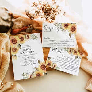 Puede incluir: Un conjunto de invitaciones de boda con dise&ntilde;os de girasoles y vegetaci&oacute;n. La tarjeta RSVP incluye una secci&oacute;n para nombres, aceptaciones, rechazos y opciones de comida. La tarjeta de detalles incluye informaci&oacute;n sobre reservas de habitaciones y el sitio web de la boda: www.oliviakonthony2023.com.