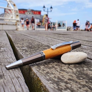 Handgemaakte balpen – gemaakt van Cromer Pier-planken