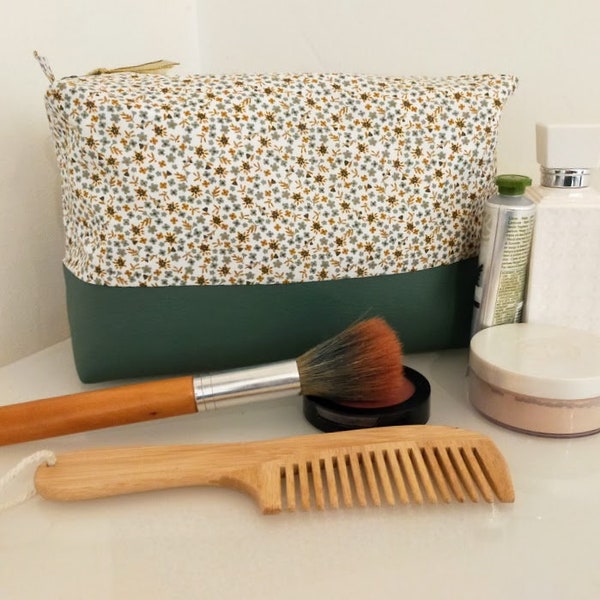 Très grande trousse de toilette petites fleurs tilleul