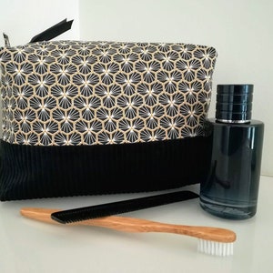 Very large toiletry bag for men and women