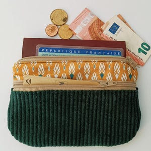 Porte monnaie /  porte cartes, tissu motif plumes et velours côtelé vert sapin, cadeau pour femme