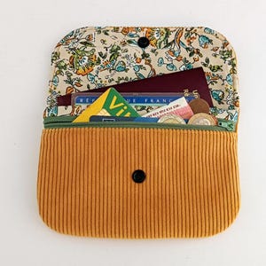 Monedero con solapa, cartera, tela de algodón, pana amarillo mostaza, regalo para ella.