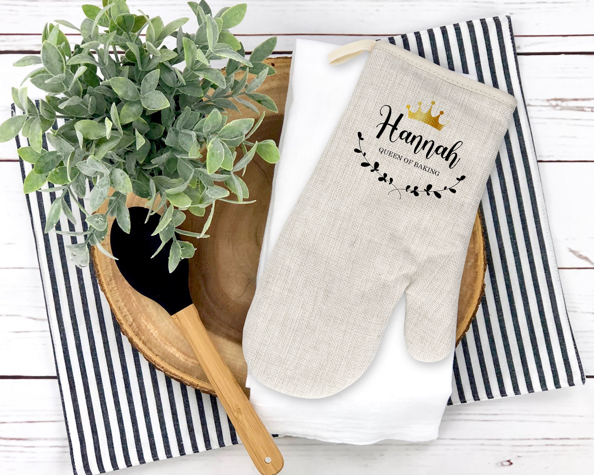 Personalised Oven Glove / Oven Mitt Gift for her Queen of Etsy