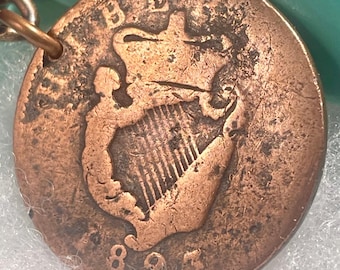 Irischer Half Penny Schlüsselanhänger von 1823, Originalmünze aus Irland von König Georg IV., georgianisches Souvenir
