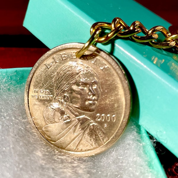 Sacagawea Golden Dollar Keyring made with a genuine US Dollar Coin dated 2000, with Soaring Eagle, 23rd Birthday Gift, Souvenir Keepsake