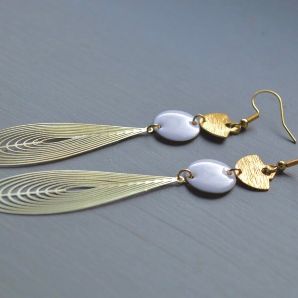 Boucles d'oreilles blanches et dorées -longue goutte - bohème chic - idée cadeau