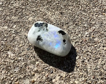 Rainbow moonstone, tumbled polished stone, India