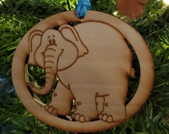 Cute Elephant Christmas Ornament (Ovaal)