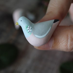 Wood Pigeon brooch - handpainted clay brooch - bird pin badge