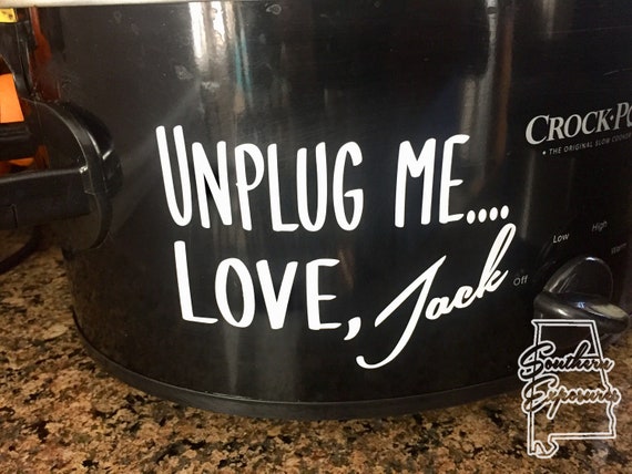 New Couples will Love this Cute Crockpot Wedding Gift
