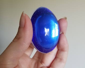 Oval gem (comes in many colors)