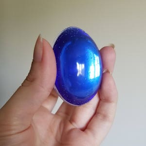 Oval gem (comes in many colors)