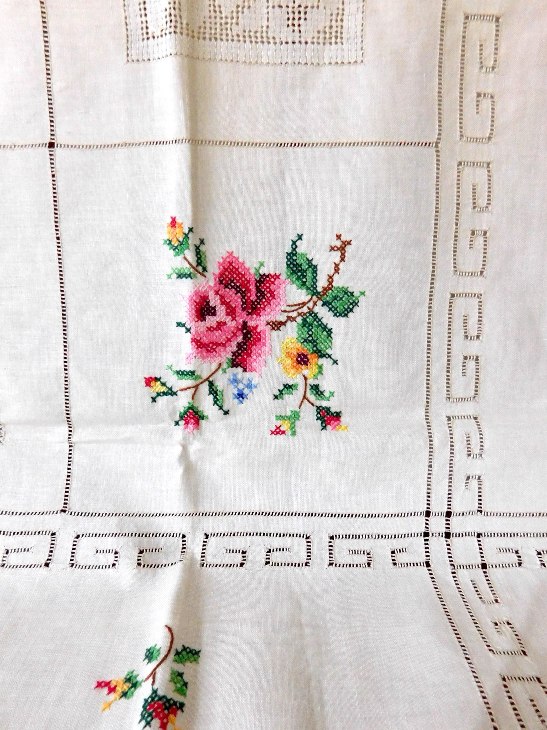 刺繍入り花柄テーブルクロスとナプキン - Etsy 日本