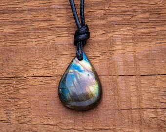 Rainbow labradorite teardrop crystal pendant - Handmade with adjustable wax cord - Simple jewelry gift for Christmas