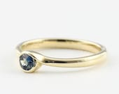 Solitärring mit Saphir, Goldener Verlobungsring mit blauen Stein, Diamantring in Gelbgold, Saphir Ring, Safir Ring